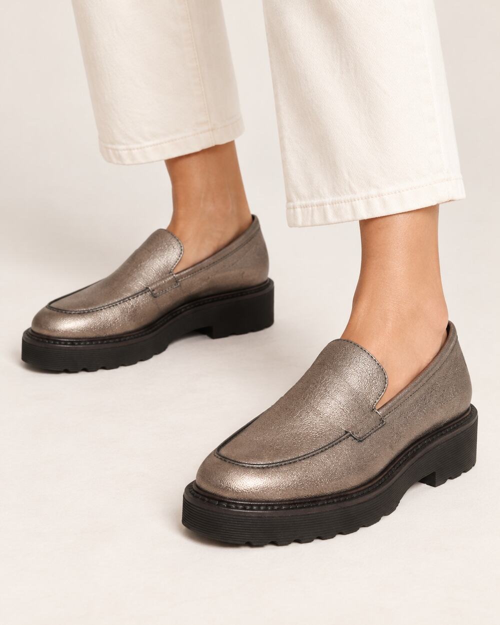 Aquatalia Kelsey Metallic Pewter Suede Platform Loafers Size 5